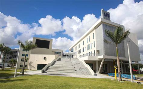 The main academic buildings of the Campus surround a serene lake and lush walking paths. . Miami dade college